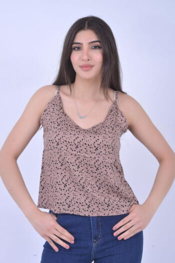 بلوزة ريون بحمّالات رفيعة – نقشة عصرية