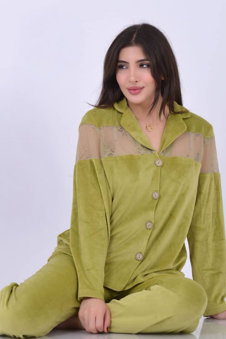 بيجامه مخمل دانتيل ع الصدر