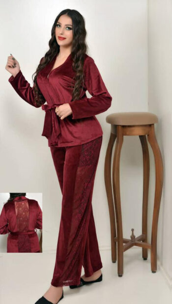 بيجامة مخمل دانتيل على الظهر