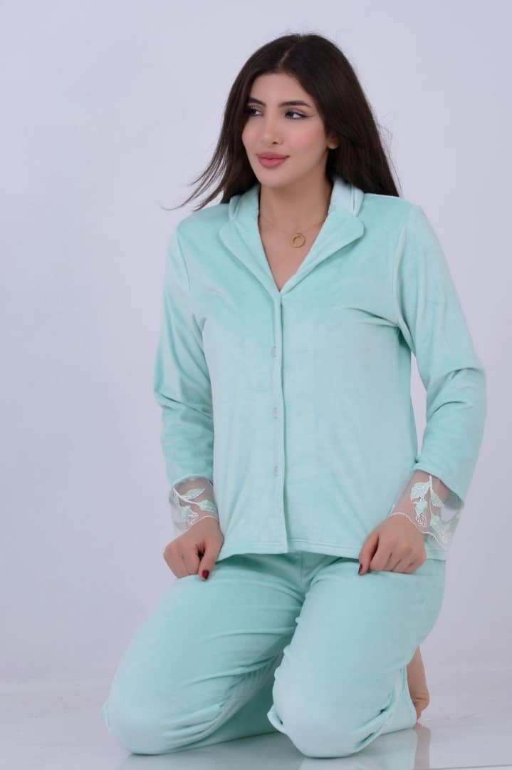 بيجامه مخمل دانتيل ع الكم 2