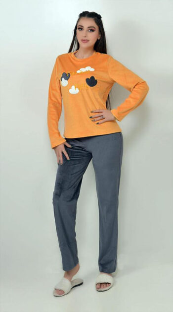 بيجامة مخمل غيوم