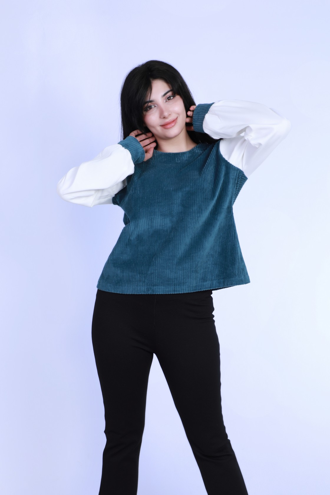 11 (1) بلوزة مخمل كوردروي بأكمام قطن – تصميم عصري بأزرار خلفية