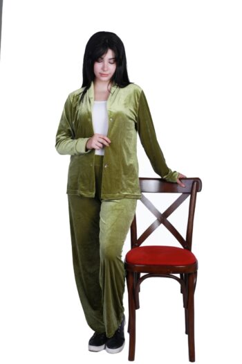 طقم مخملي نسائي ناعم بلمسة فاخرة – جاكيت + بنطال فضفاض