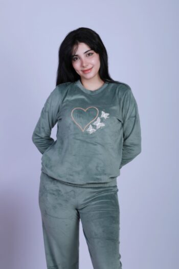 بيجاما نسائية شتوية مخمل – تطريز قلب وفراشات