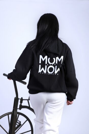 هودي نسائي برسمة MOM/WOW – متعدد الألوان