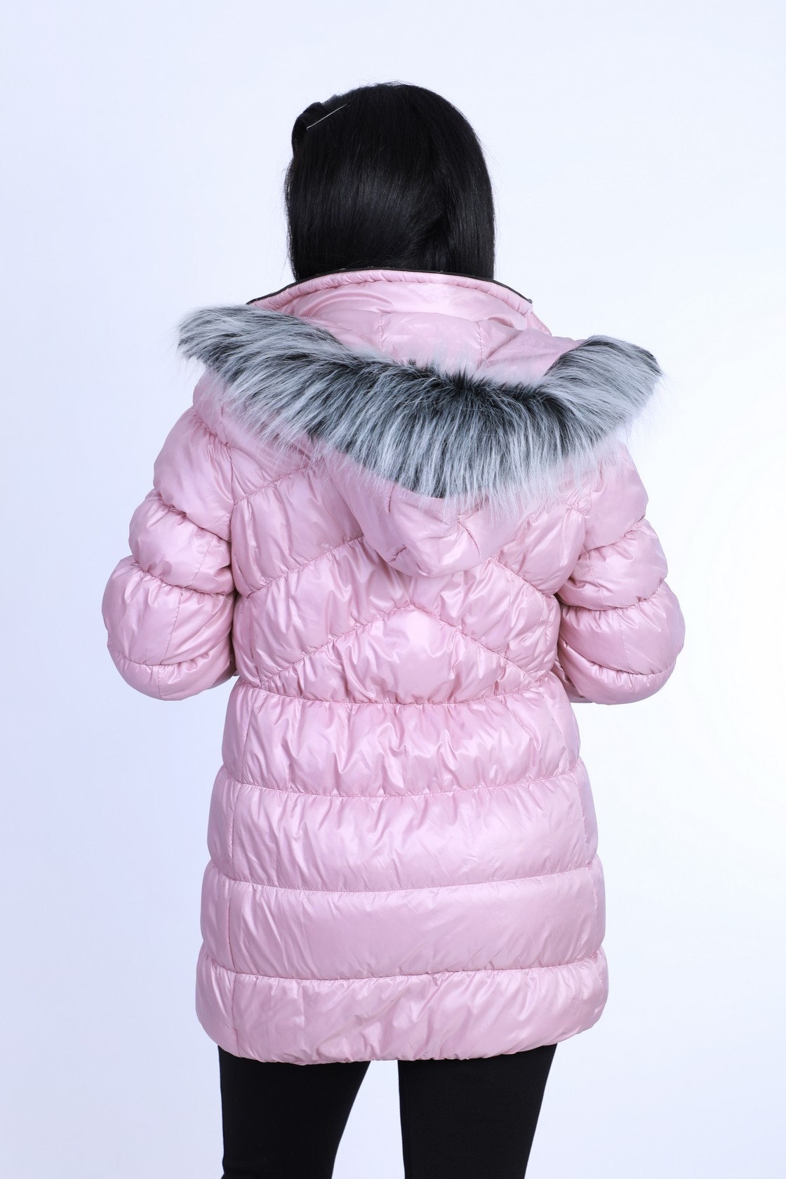 3 جاكيت نسائي مبطّن شتوي بقبعة فرو – لون زهري