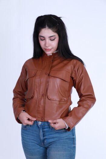 جاكيت جلد قصير بجيوب أمامية – نسائي